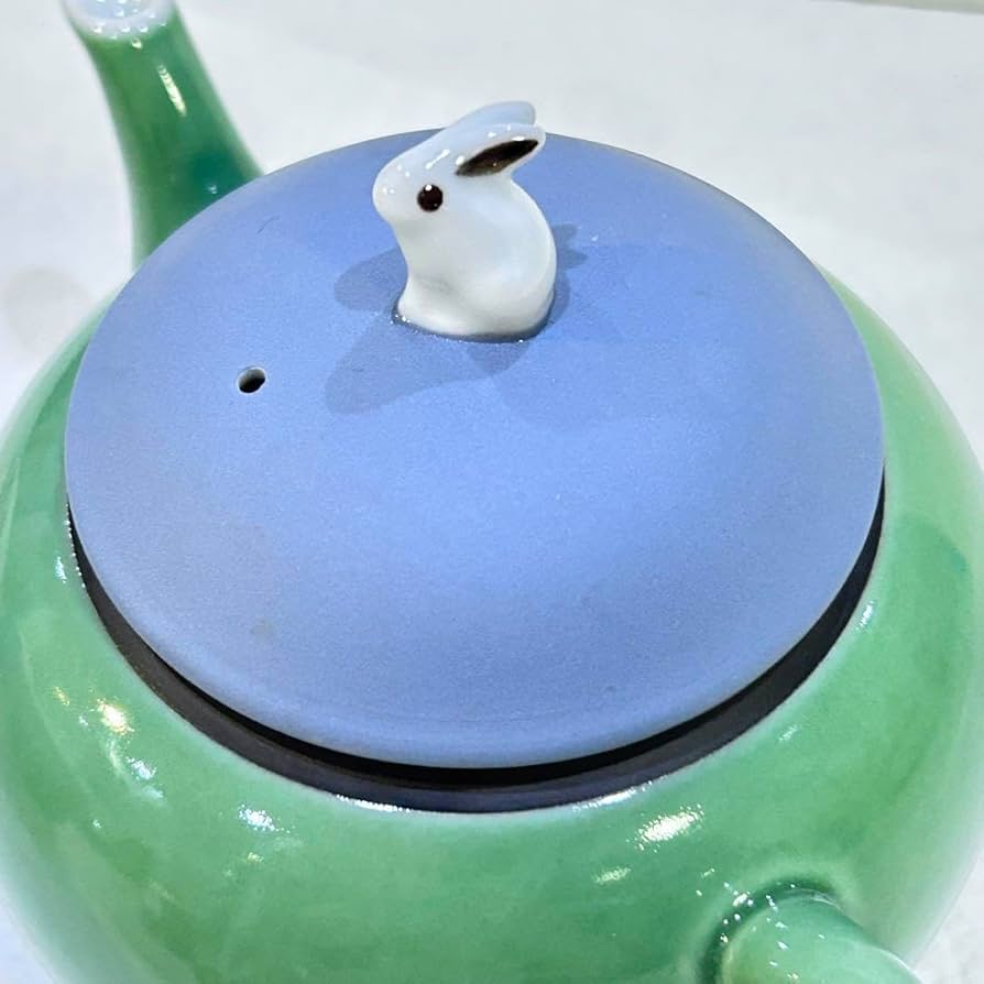 とても古い深川製の陶磁器、2羽の小鳥とてんとう虫 とても古い深川製の