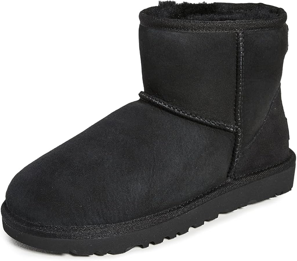 Amazon.com | UGG Women's Classic Mini Ii Boot, Black, 05 | Shoes