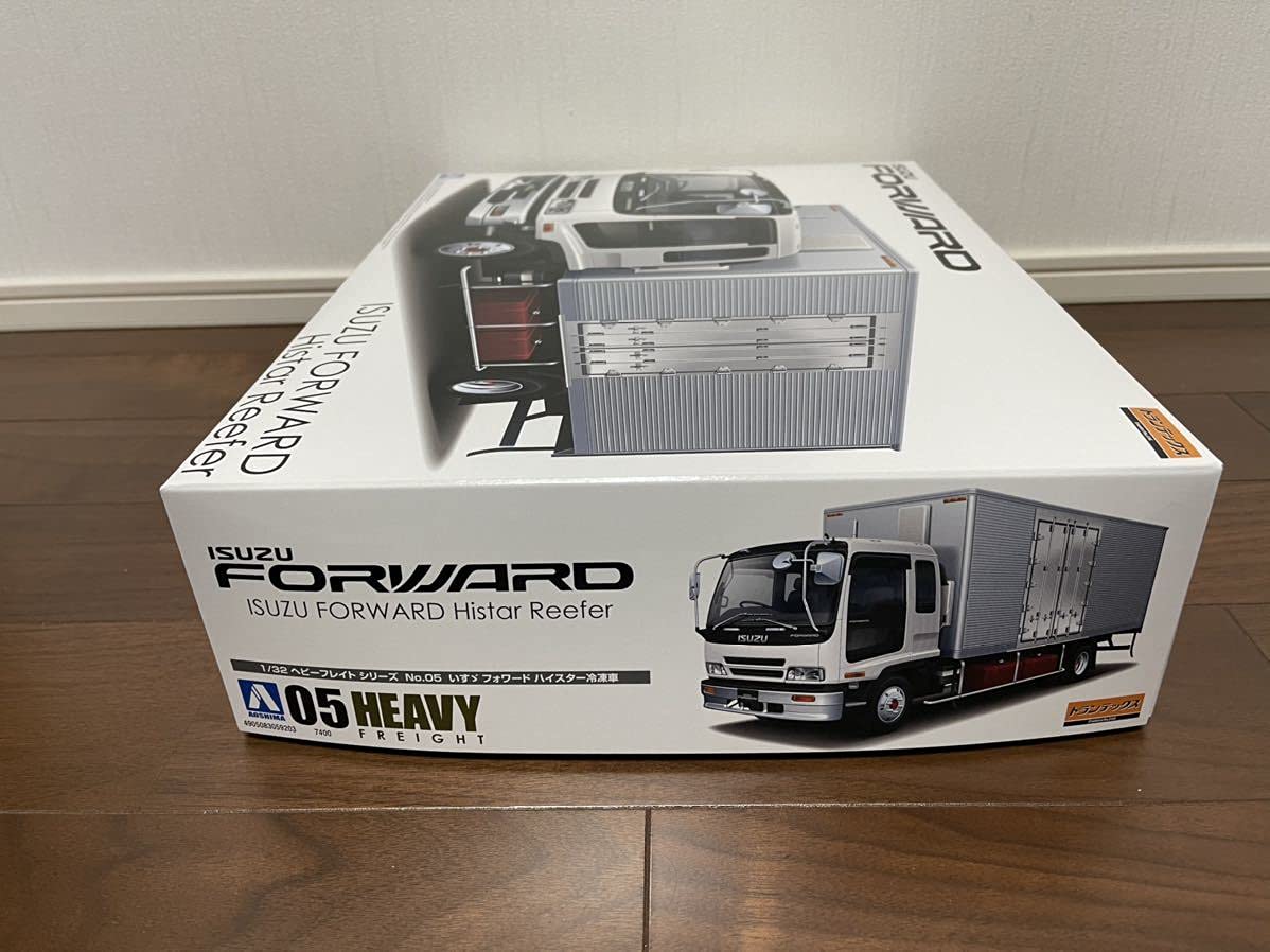 Amazon | アオシマ いすゞ フォワード ハイスター冷凍車 1/32 ヘビー