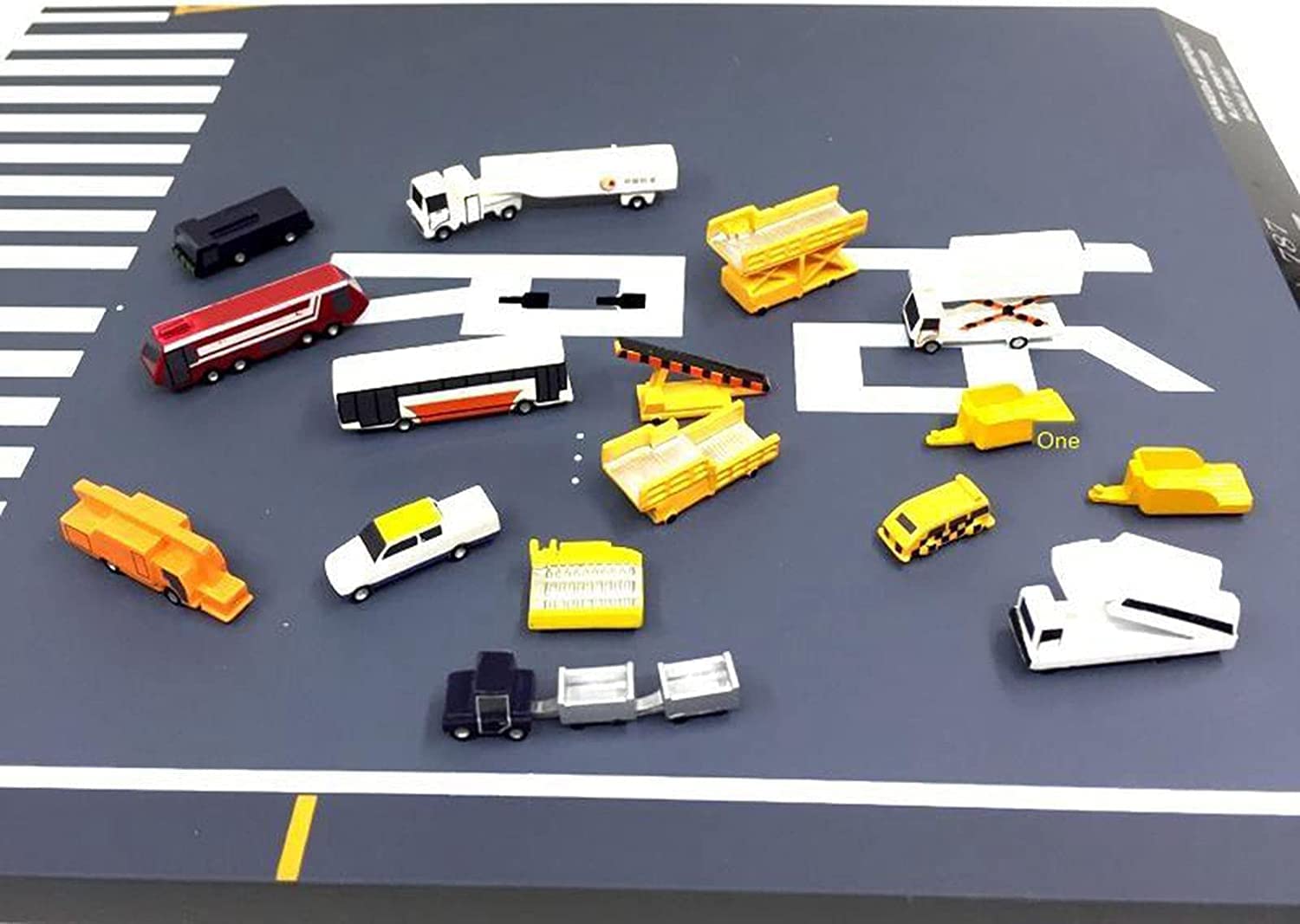 Amazon | 1:500 1:400スケールモデル空港エプロンレイアウト旅客ゲート