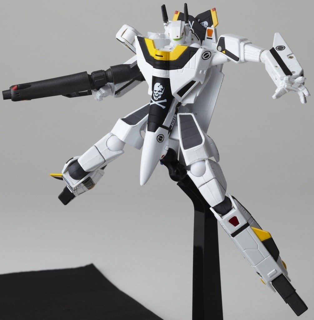 Amazon.co.jp: リボルテックヤマグチ No.083 三段変形バルキリー VF-1S