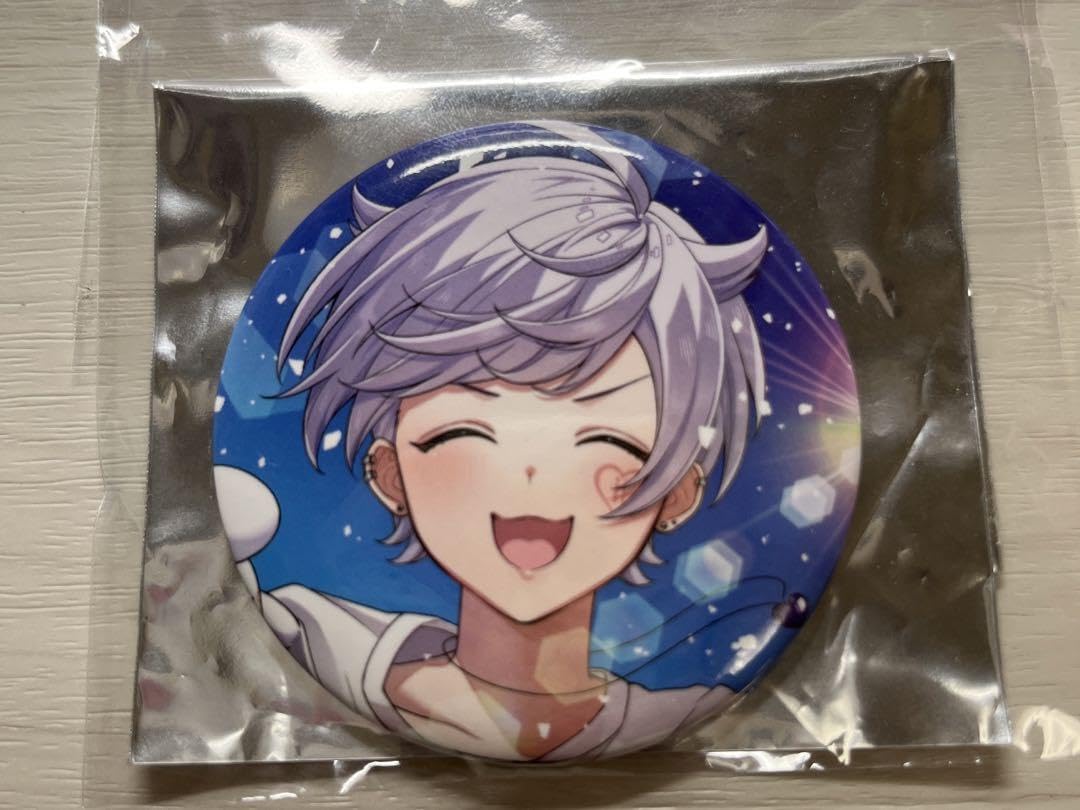 Amazon.co.jp: いれいす 第10弾 缶バッジ アクロス 初兎 : おもちゃ