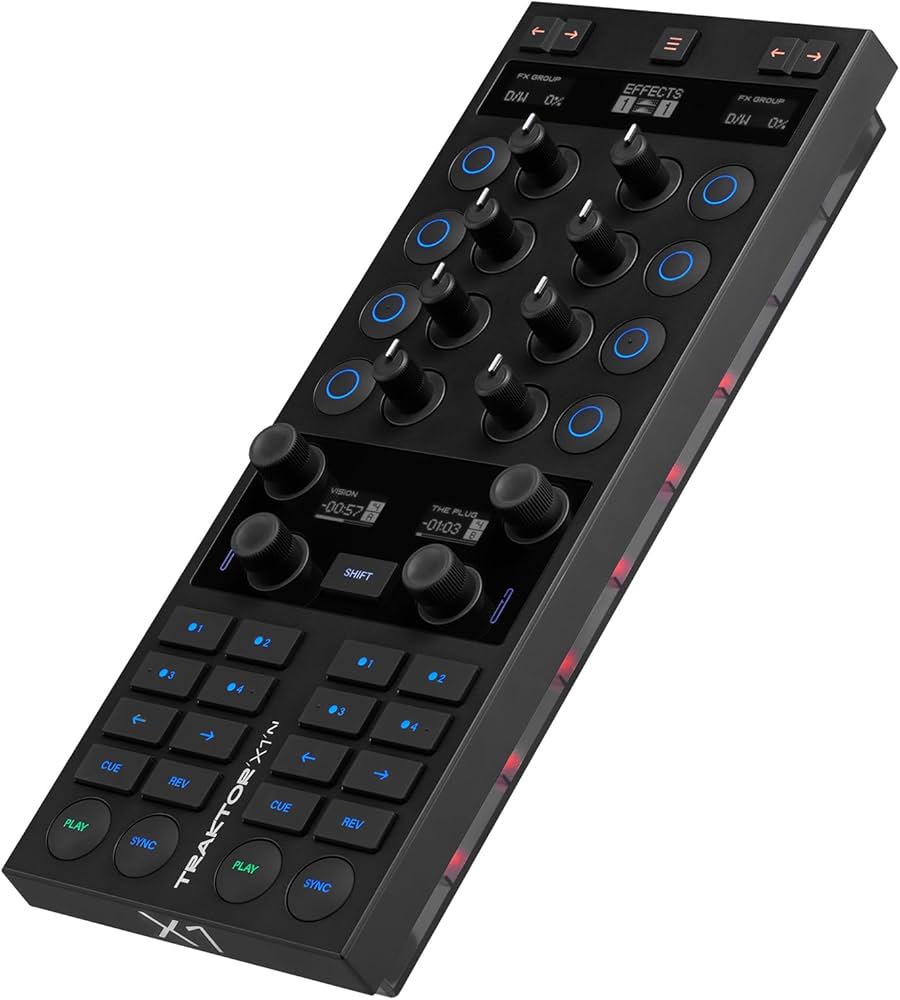 Traktor X1 MK3 : Amazon.ca: Musical Instruments, Stage & Studio