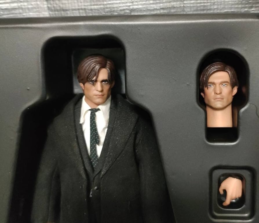 Amazon.co.jp: 1/12 ザ・バットマン ブルース・ウェイン アクション