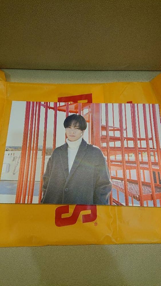 Amazon.co.jp: タワレコ 抽選品 round&round 展示パネル 川村壱馬 Z