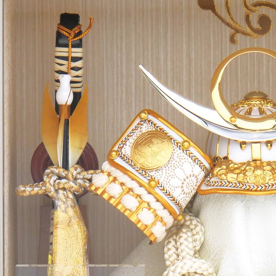 Amazon | 五月人形 上杉謙信 コンパクト ケース入り 白 初節句 兜飾り