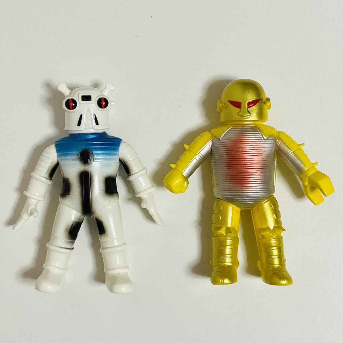 マーミットキングギドラソフビビニパラ