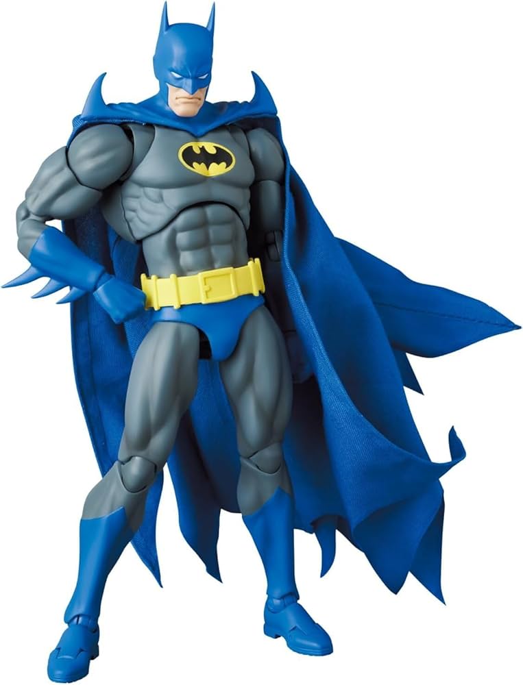 Amazon.com: Batman: Knightfall – Batman (Knight Crusader) MAFEX