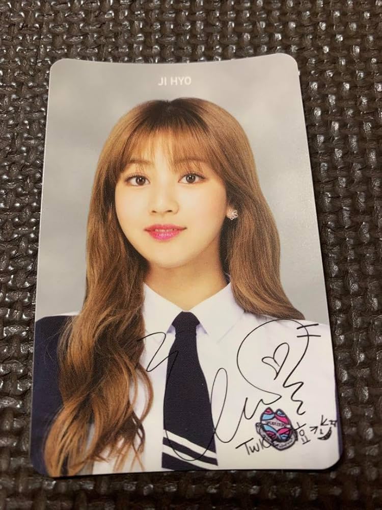 twice records 8周年 ポップアップ ssj ジヒョ トレカ 𝖮𝖭𝖢𝖤