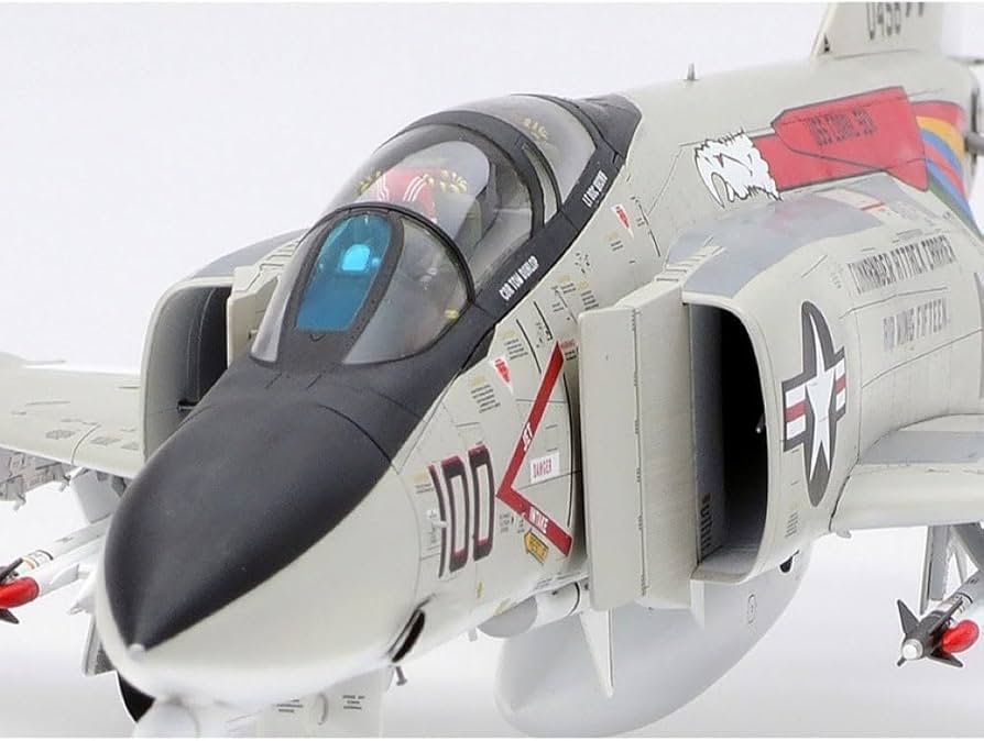 Amazon.com: Tamiya 61121-000 Vehicle 61121 1:48 F-4B Phantom II