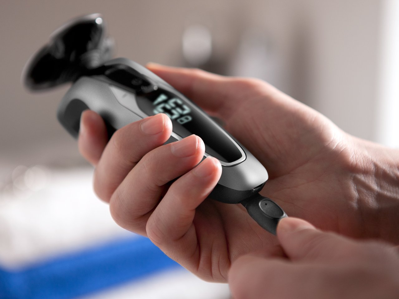 Amazon | フィリップス 9000シリーズ メンズ 電気シェーバー 72枚刃