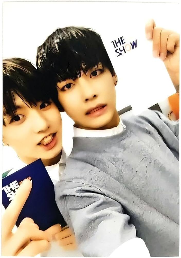 Amazon.co.jp: 《VJK-568》BTS L版写真 テヒョン&ジョングク : おもちゃ