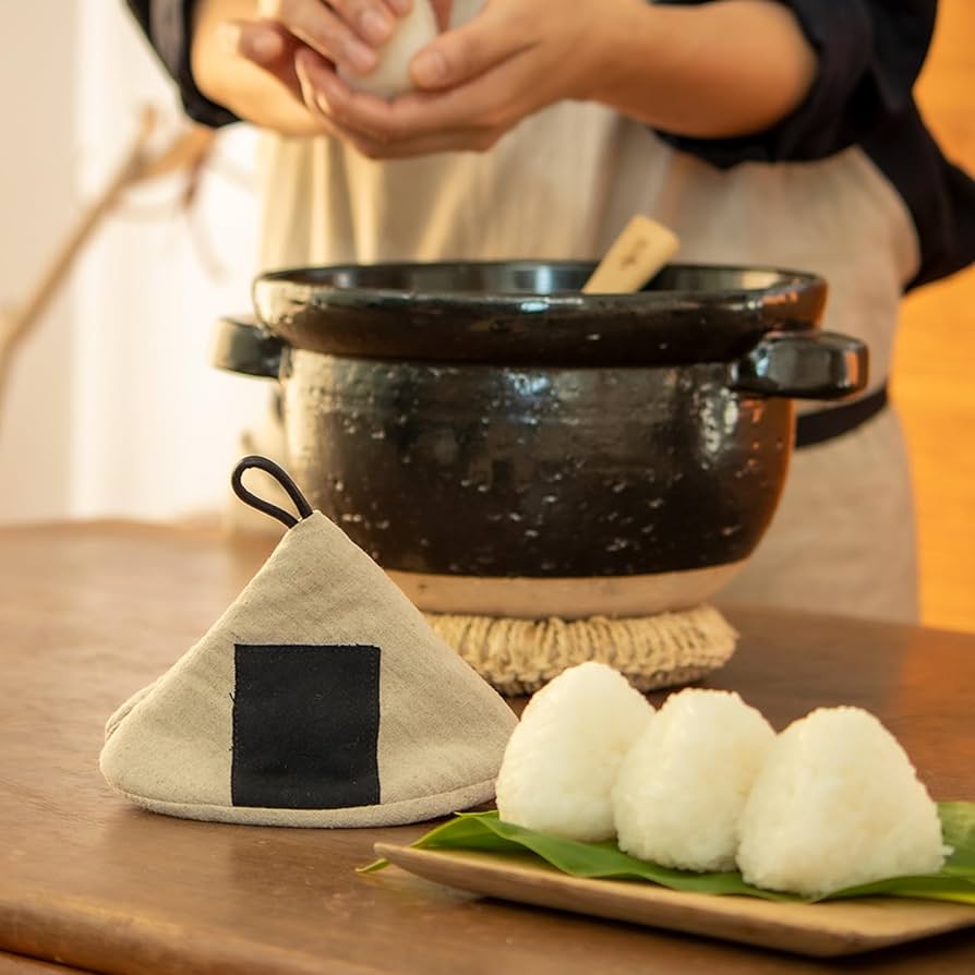 Amazon｜長谷園 かまどさん 土鍋 二合炊き 直径約21.5×高さ14cm 伊賀焼