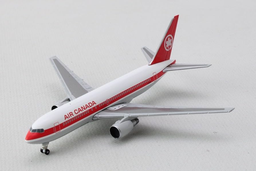 Amazon.com: herpa Air Canada Boeing 767-200 1:500 Scale Miniature