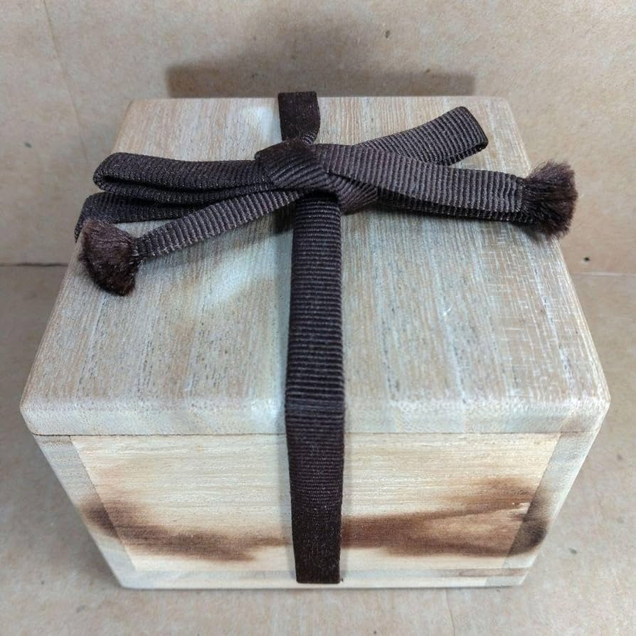 Amazon.co.jp: 本物保証金城次郎 壷屋焼 ぐい呑 共箱 栞 人間国宝 壺屋