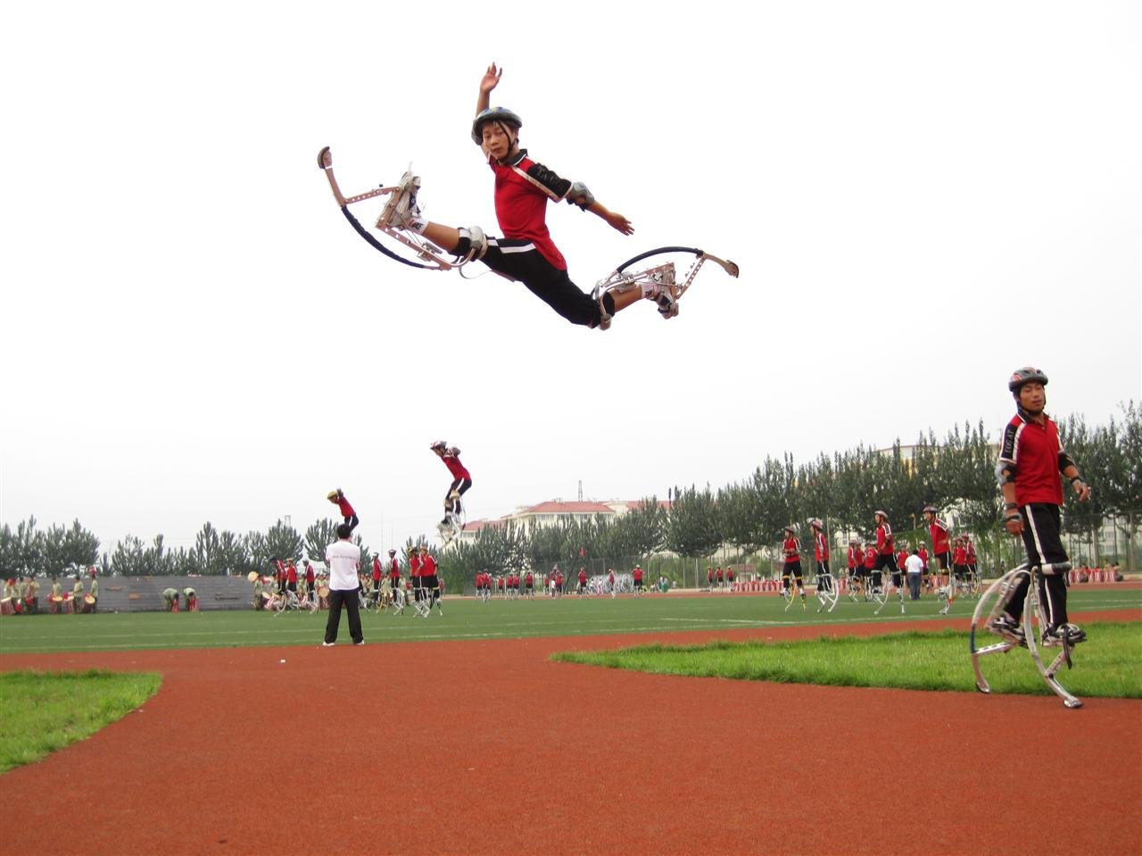 Amazon | Up Jumper Skyrunner 大人用 カンガルーシューズ