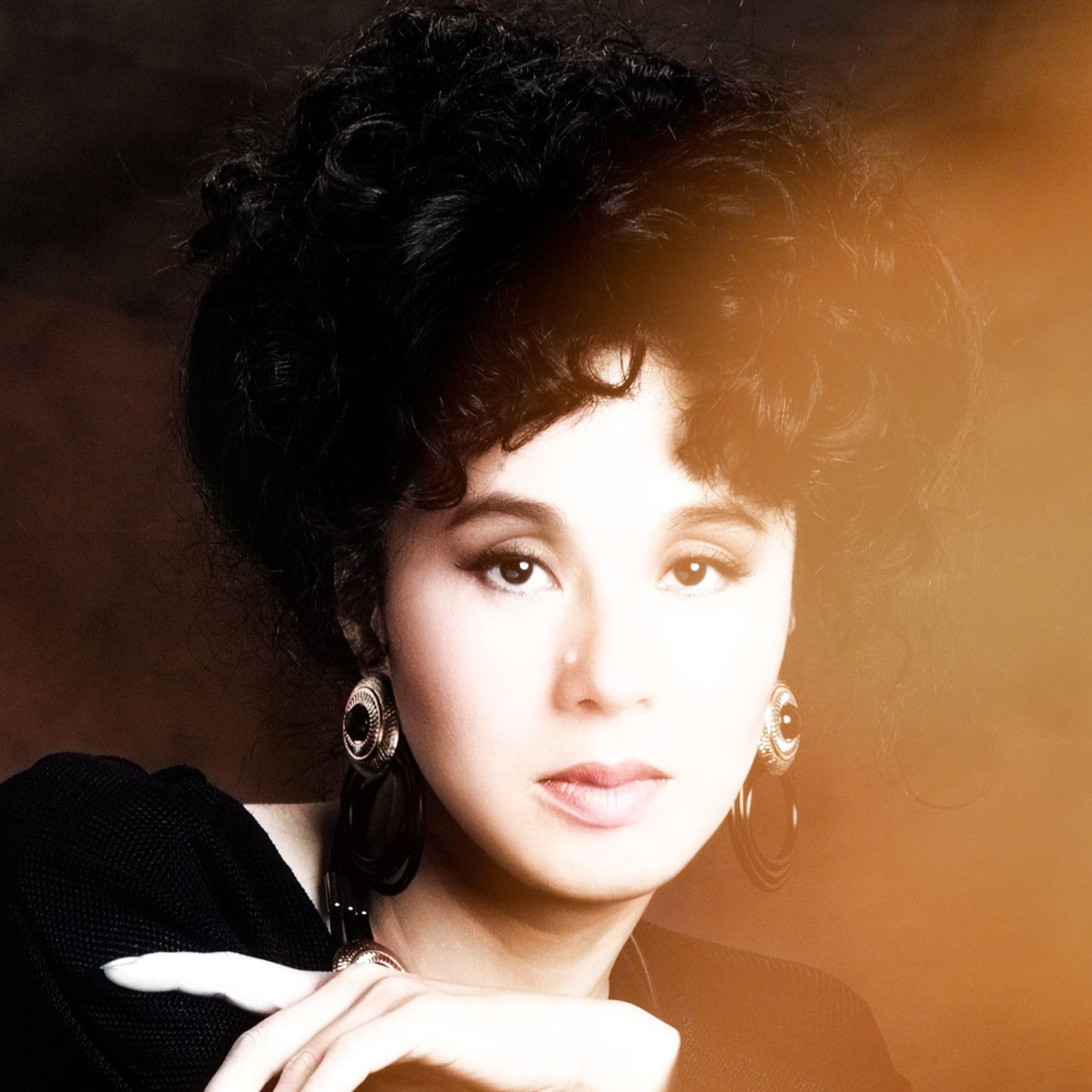 ちあきなおみのあまぐもからの楽曲夜へ急ぐ人（アルバムバージョン）を