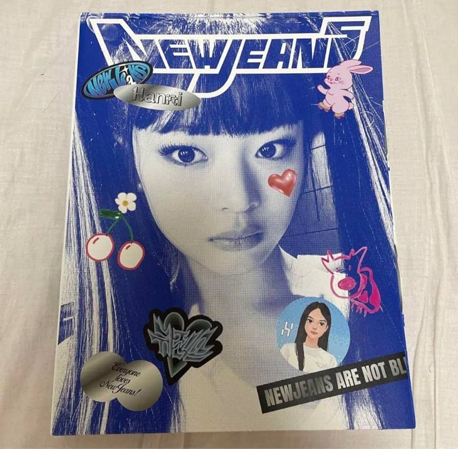 Amazon.co.jp: NewJeans 1stアルバムbluebook ハニ ニュジ : おもちゃ