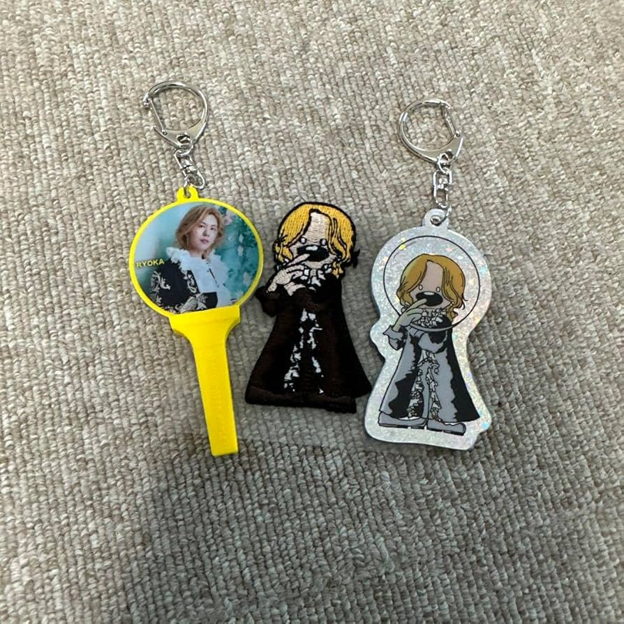 Amazon.co.jp: Mrs. GREEN APPLE 藤澤涼架 キーホルダー : おもちゃ