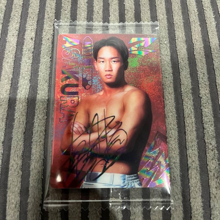 Amazon.co.jp: RIZIN ウエハース 朝倉未来 カード サイン : おもちゃ