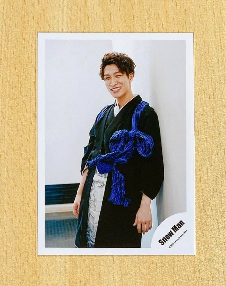 Amazon.co.jp: Snow Man 公式写真 渡辺翔太⑲ 袴 : おもちゃ