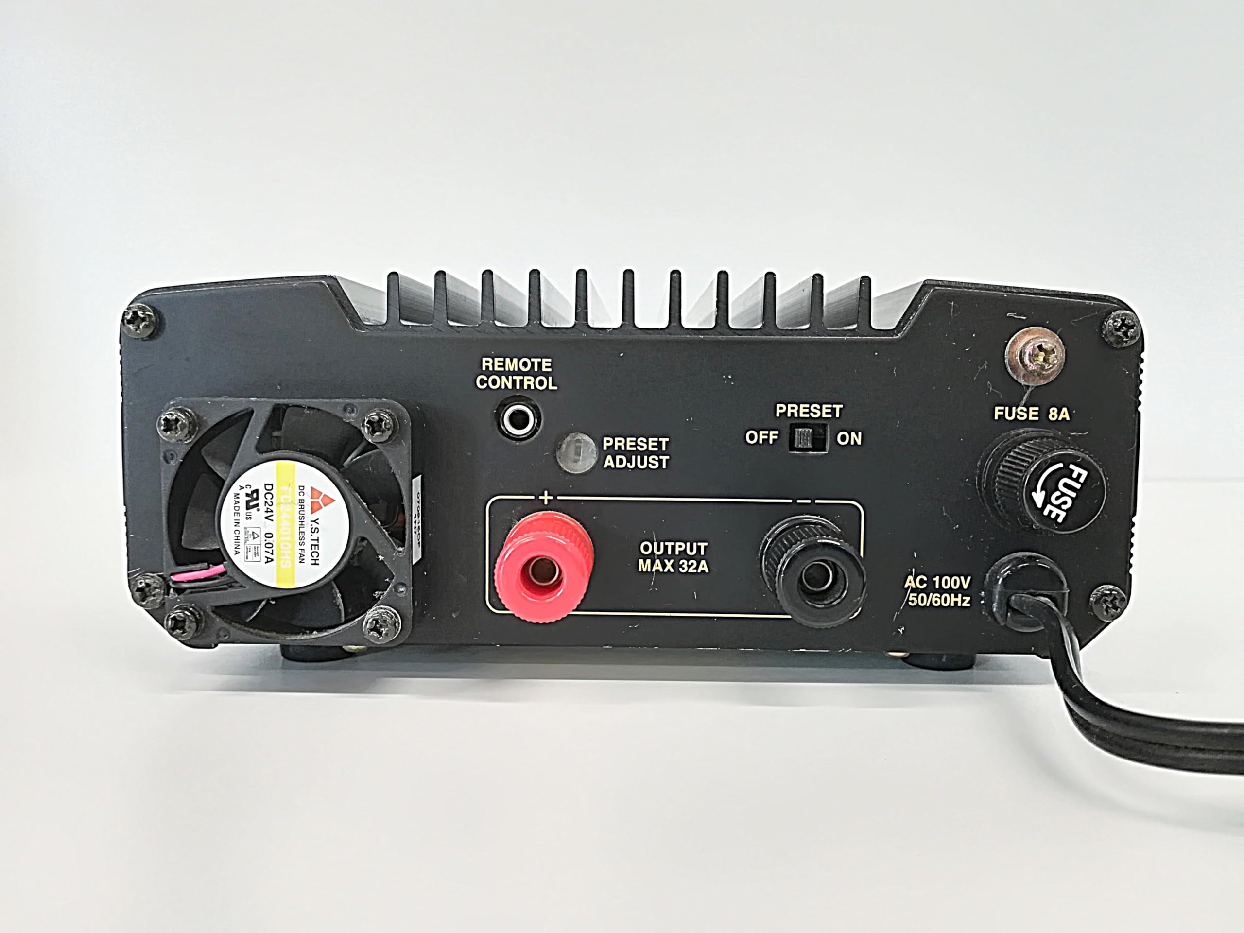 Amazon | ALINCO 直流安定化電源 スイッチング式 32A DM-330MV