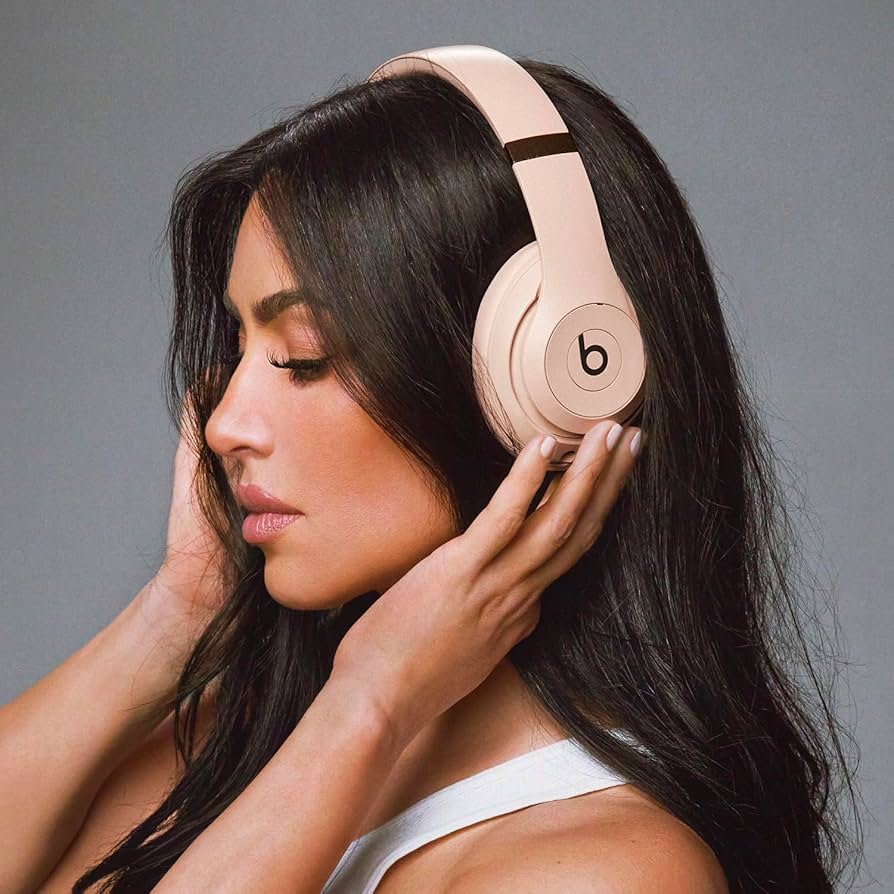 Amazon.co.jp: Beats Studio Pro x Kim Kardashian - Bluetooth ノイズ