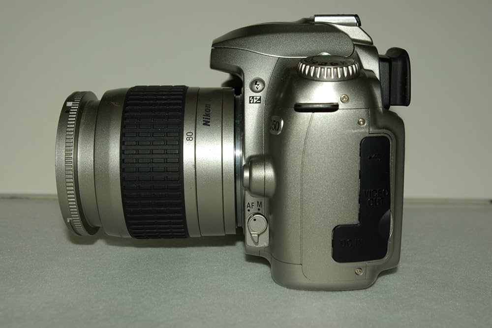 Amazon | Nikon D50 シルバー デジタル一眼レフカメラ レンズキット
