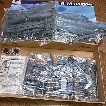 Amazon.co.jp: 148 Revell B-1B Bomber レベルモノグラム : ホビー