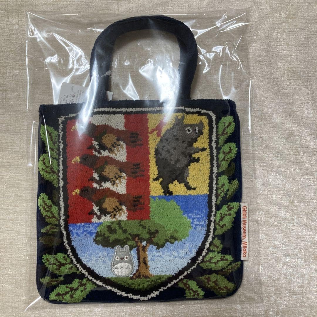 Amazon.co.jp: ジブリ美術館限定 紋章バッグ シェニール織 紺 となりの