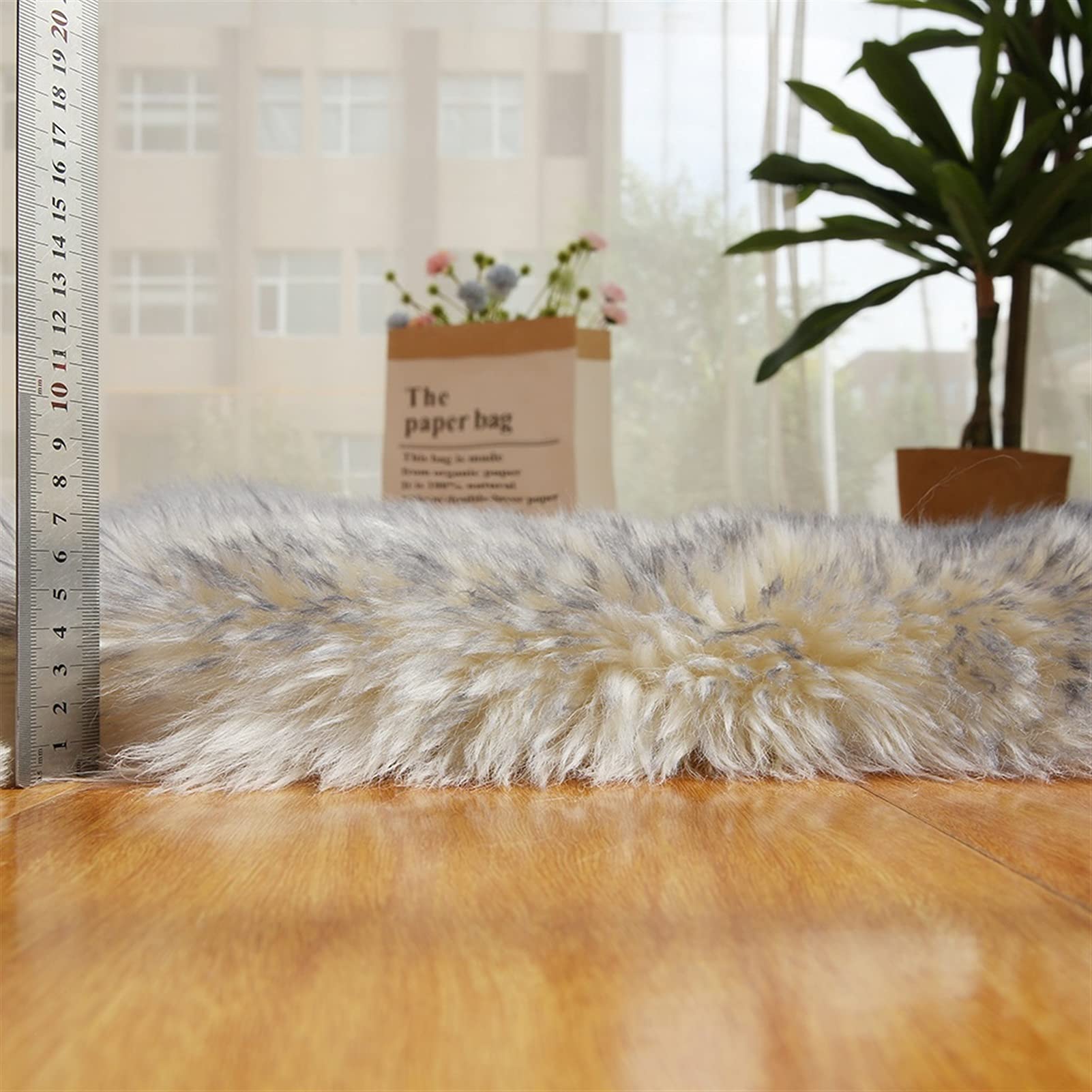 Amazon｜ムートンラグ天然羊毛本物の毛皮 ラグムートン マット小さい