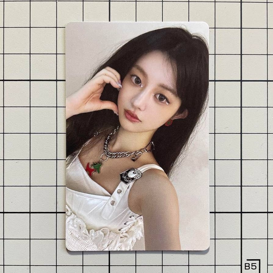 Amazon.co.jp: ILLIT Super Real weverse albums ミンジュ トレカ