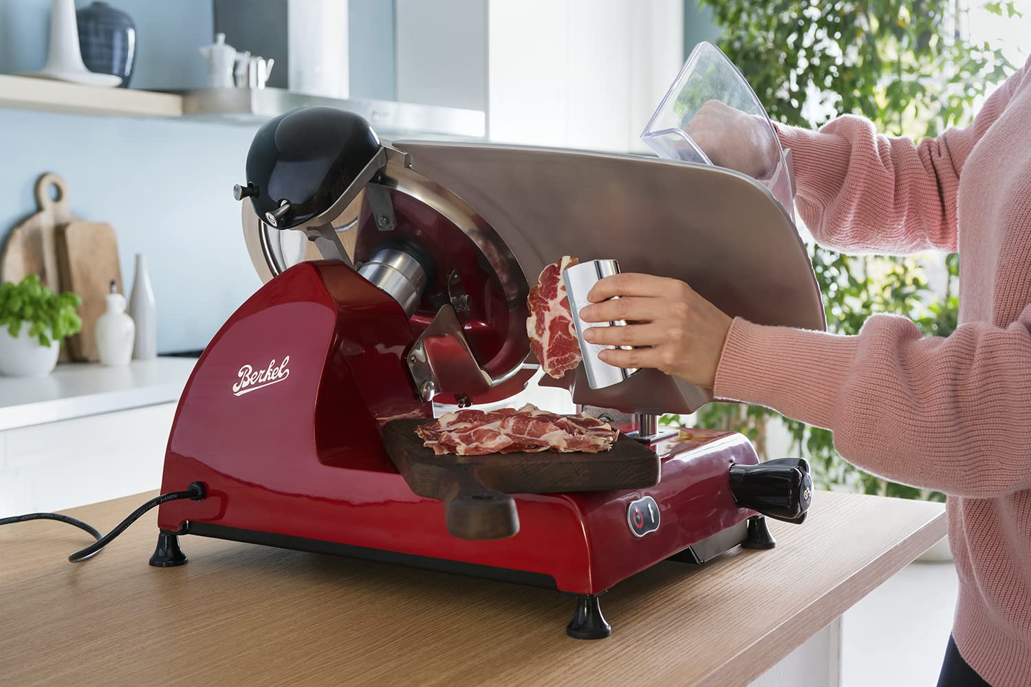 Amazon | Berkel Red Line 220 電動フードスライサー レッド 9インチ刃