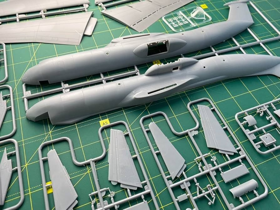 Amazon | New Roden 1/144 Lockheed C-141b Starlifter 325