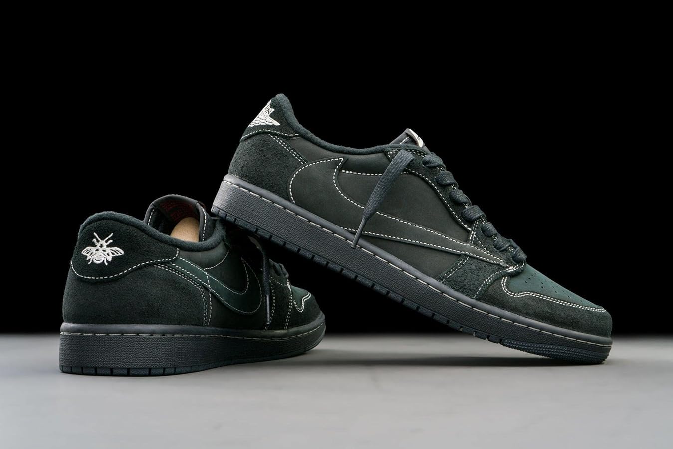 Men's) Air Jordan 1 Low OG SP x Travis Scott 'Phantom' : Amazon.ca