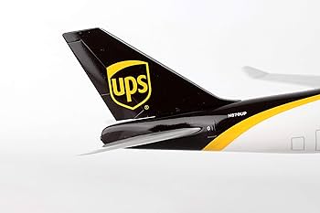 Amazon | SKY MARKS 1/200 747-400F UPS New Livery ギア付 完成品