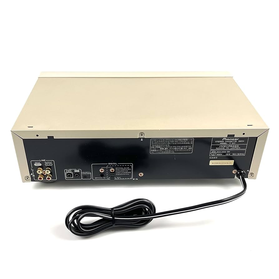 Pioneer 内部の信号処理をデジタル化3ヘッドシングルカセットデッキT−D7