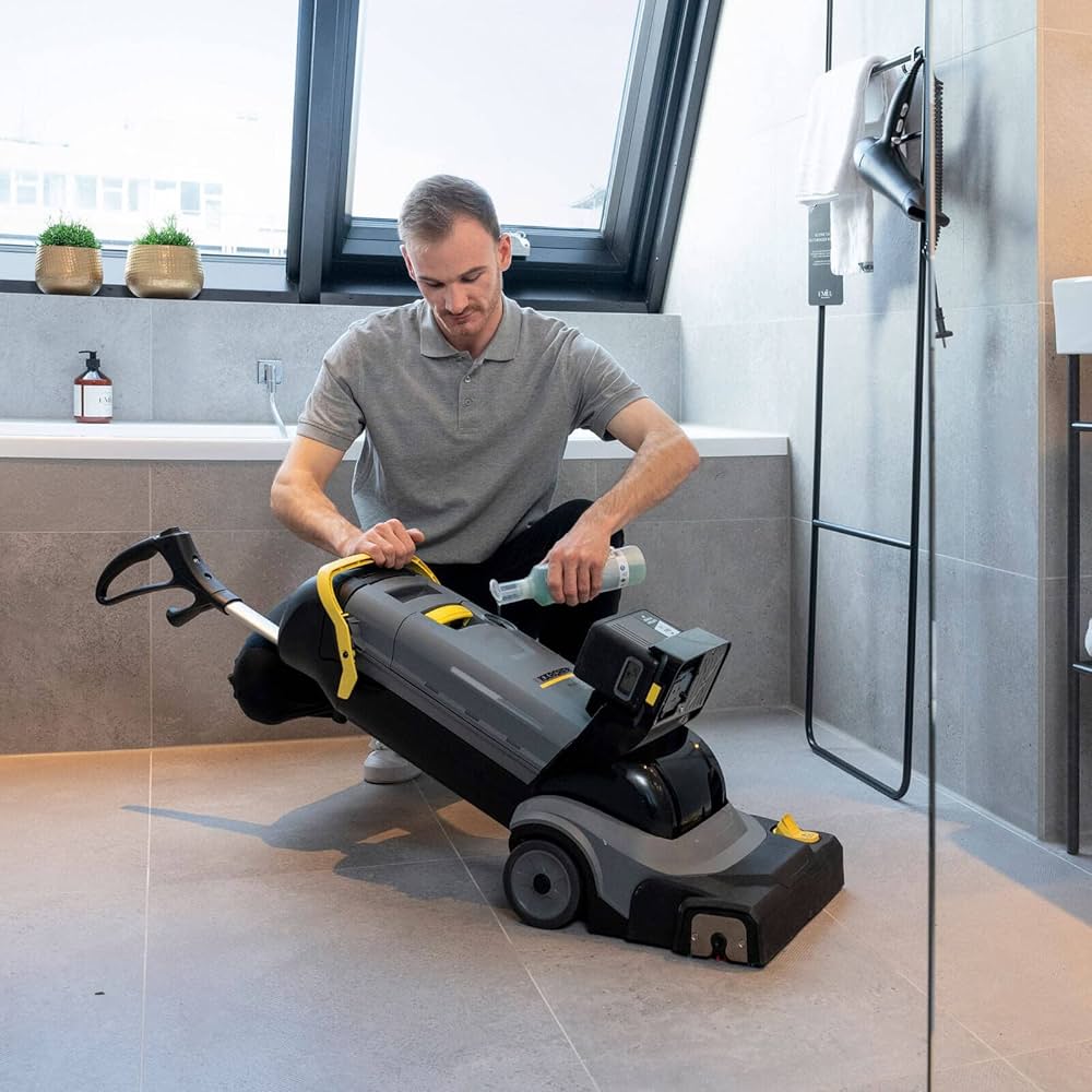Amazon.co.jp: ケルヒャー(KARCHER) 業務用 床洗浄機 BR 30/4 C Bp