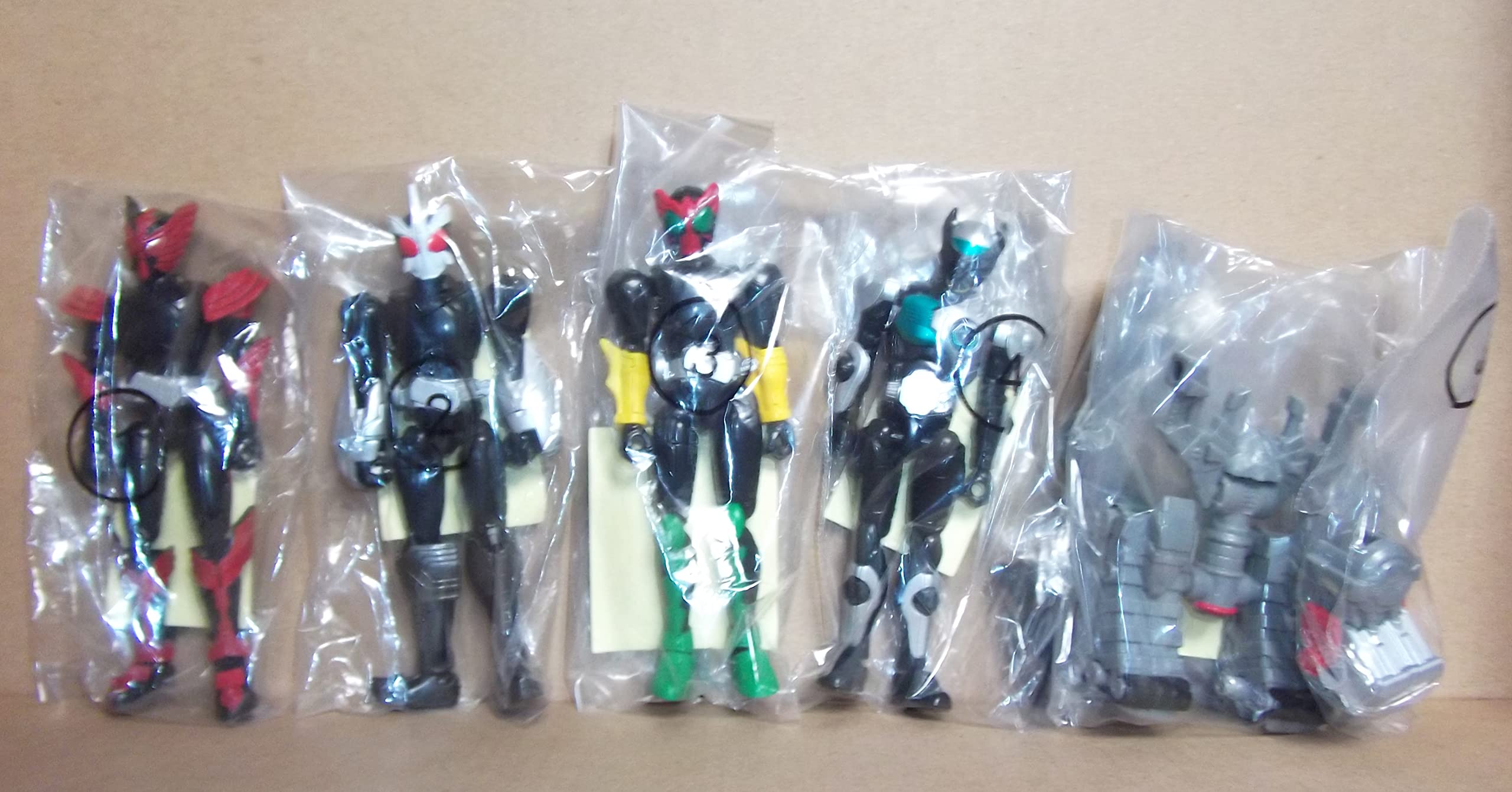 Amazon.co.jp: 仮面ライダーオーズ コンボチェンジオーズ 1～3弾全13種