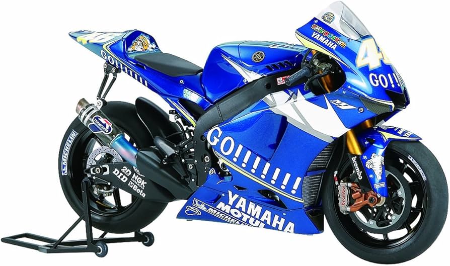 Amazon.com: 2005 Yamaha YZR-M1 Racing Motorcycle 1/12 Tamiya