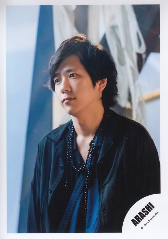 Amazon.co.jp: ARASHI 嵐 公式 生 写真 （二宮和也）AN00082 : おもちゃ