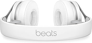 Amazon.co.jp: Beats EP オンイヤーヘッドホン -電池残量を気にせず