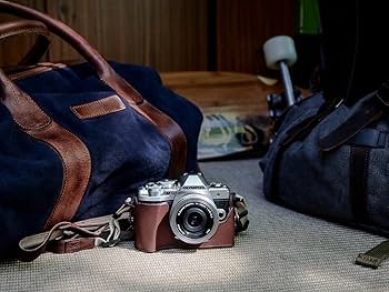 Amazon.co.jp: OLYMPUS ミラーレス一眼 OM-D E-M10 MarkIII ボディー