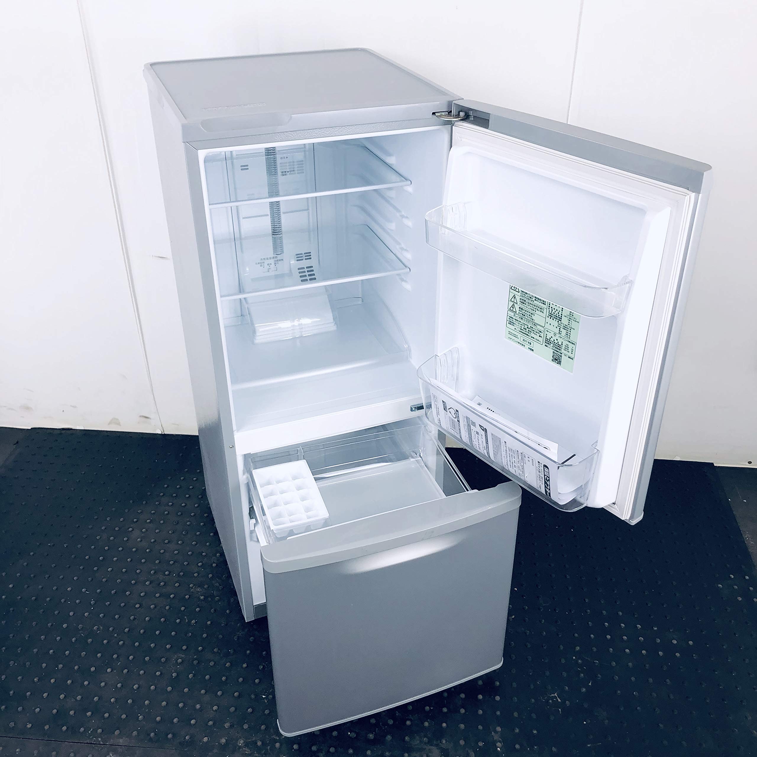 Amazon.co.jp: NR-B14AW-S [パーソナル冷蔵庫138L(シルバーグレー