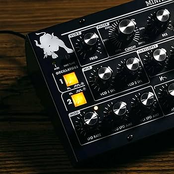 Amazon.co.jp: Moog Minitaur アナログ・ベース・シンセサイザー