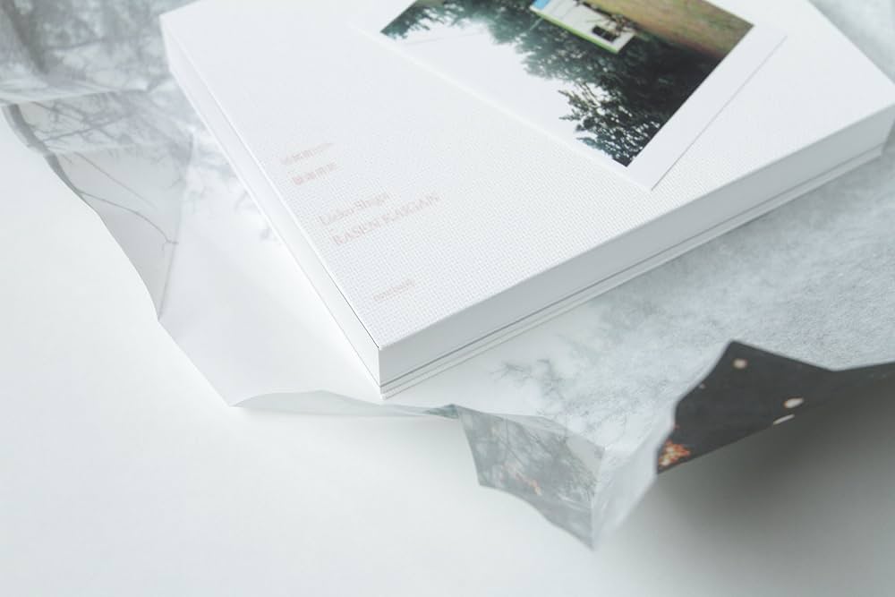 Amazon.co.jp: 螺旋海岸 notebook : 志賀理江子: 本