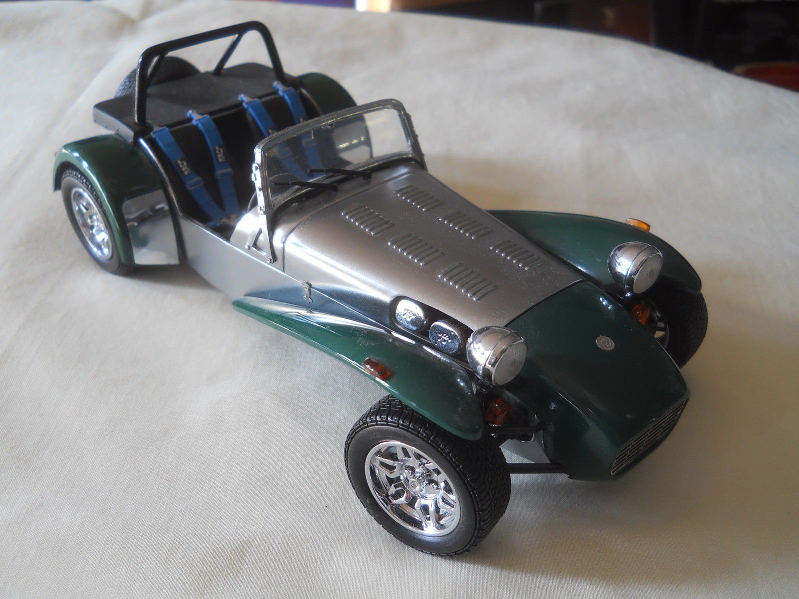 Amazon.co.jp: 京商 1/18 ケータハム スーパーセブン クラムシェル