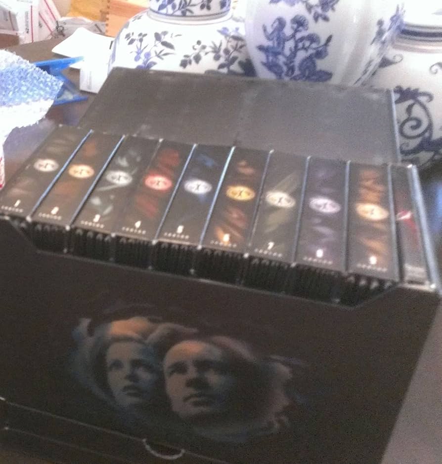 Amazon.com: The X-Files: The Complete Collector's Edition : DAVID