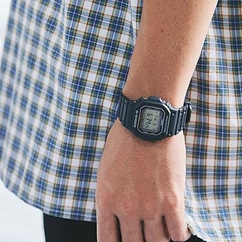 Casio Men G-Shock G-5600UE-1JF [G-Shock 20 ATM Water Resistant