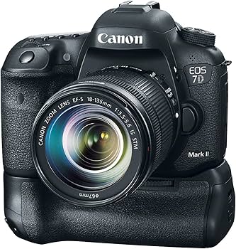 Amazon.com: Canon EOS 7D Mark II Digital SLR Camera with 18-135mm